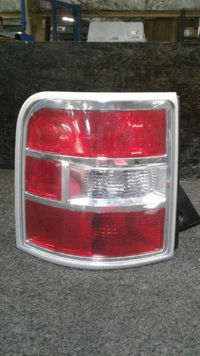 Ford Flex 2009-2011 LH Tail Light Driver Side w/o LED OEM used OEM tail light