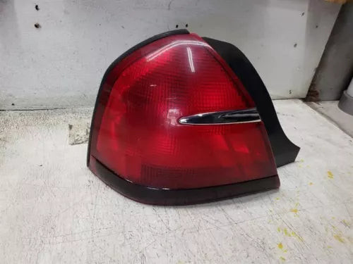 Driver Tail Light Quarter Panel Mounted 4 Bulbs Fits 98-02 Mercury GRAND MARQUIS used OEM tail light