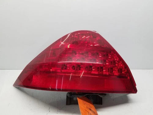 Driver Tail Light Sedan VIN M 5th Digit Fits 06-07 Honda ACCORD used OEM tail light
