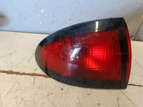 Driver Tail Light 4 Door Quarter Panel Mounted Fits 95-99 Pontiac SUNFIRE used OEM tail light