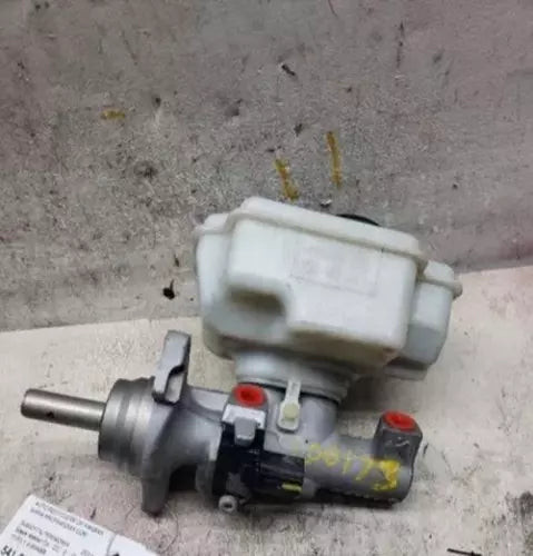 Brake Master Cylinder Fits 2009-2018 Volkswagen JETTA Used OEM used OEM brake booster or master cylinder