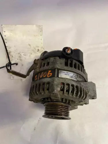 ALTERNATOR fits Toyota Tundra 8 cylinder 130 amp 2003-2007 used OEM alternator