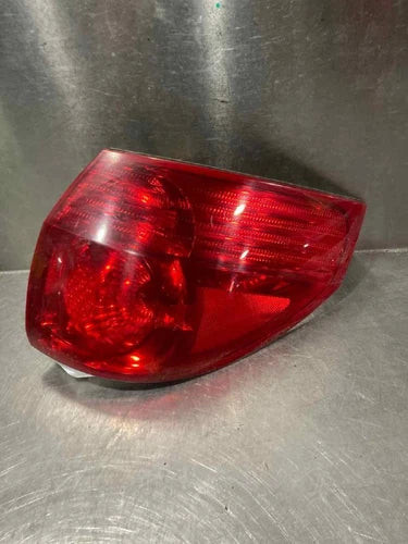 TOYOTA SIENNA OEM PASSENGER RIGHT TAIL LIGHT LAMP RH OUTER QUARTER 2006-2010 used OEM tail light