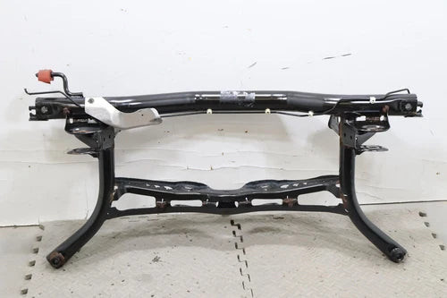 2018 - 2022 VOLKSWAGEN PASSAT REAR SUBFRAME CROSSMEMBER CRADLE OEM 561505314 used OEM rear subframe and crossmember
