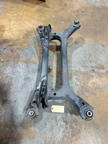 2018-2024 TOYOTA CAMRY FWD REAR SUBFRAME CROSSMEMBER CRADLE UNDERCARRIAGE OEM used OEM rear subframe and crossmember