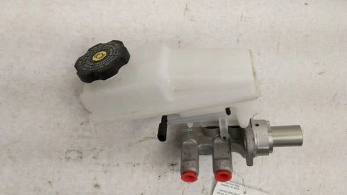 2018 - 2023 CHEVY TRAVERSE 3.6L Brake Master Cylinder Used OEM used OEM brake booster or master cylinder