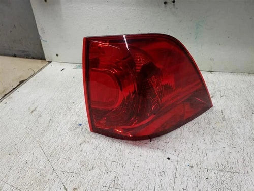 Passenger Tail Light Quarter Panel Mounted Fits 2009-2014 Volkswagen ROUTAN used OEM tail light