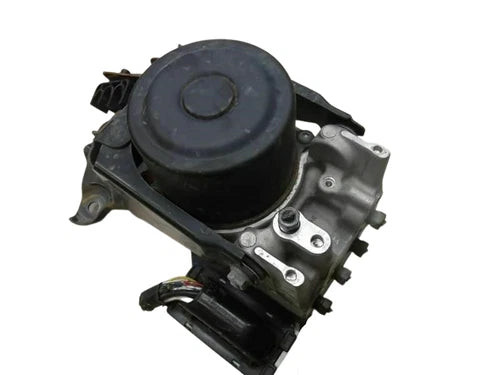 2006-2008 Toyota Rav4 ABS Pump Assembly 6 Cylinder 4X4 OEM used OEM ABS pump and module