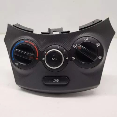 Hyundai Accent 2015-2017 AC Heater Temperature Climate Control Temp Dash used OEM climate control