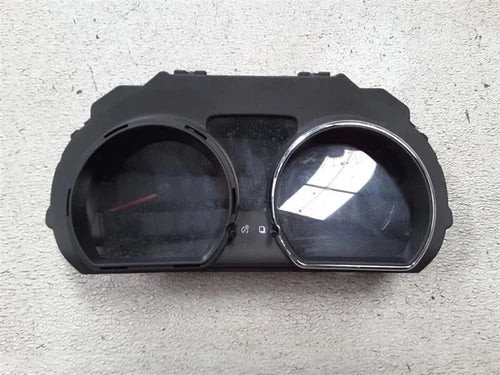 Speedometer Cluster Sedan MPH Fits 15-19 Nissan VERSA used OEM instrument cluster