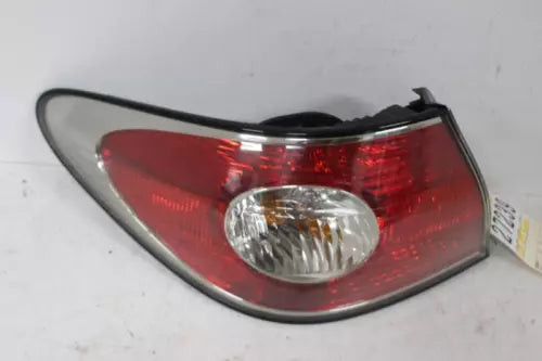 Driver Tail Light Quarter Panel Mounted Fits 02-03 LEXUS ES300 used OEM tail light