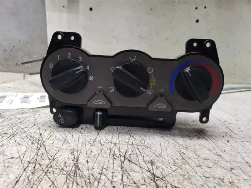 Temperature Control DOHC Canada Market Hatchback Fits 2003-2006 Hyundai ACCENT used OEM climate control