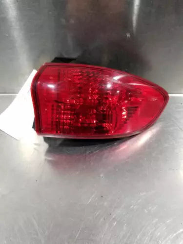 2007 Subaru Tribeca B9 Tail Light Brake Lamp Assembly Rear Right RH used OEM tail light