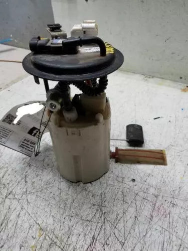 Fuel Pump Assembly Tank Mounted 2.4L 4 Cylinder Fits 2007-2012 KIA RONDO used OEM fuel pump