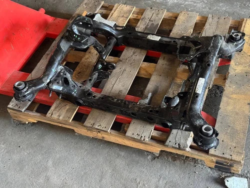 2016 - 2021 JEEP GRAND CHEROKEE 4X4 REAR SUBFRAME CROSSMEMBER OEM 68265136AA used OEM rear subframe and crossmember
