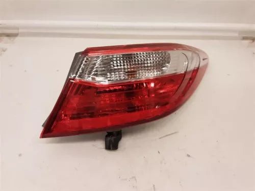 2015-2017 TOYOTA CAMRY RH Right Passenger Tail Light Assy Quarter Mounted OEM used OEM tail light