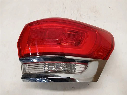 2015 - 2021 GRAND CHEROKEE RH Passenger Tail Light Assy Quarter Mounted used OEM tail light