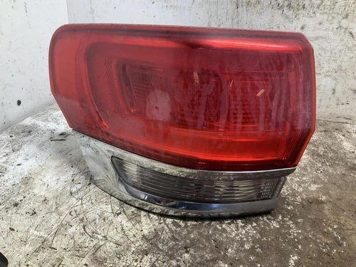 2015 - 2021 GRAND CHEROKEE LH Driver Tail Light Assy Quarter Mounted used OEM tail light