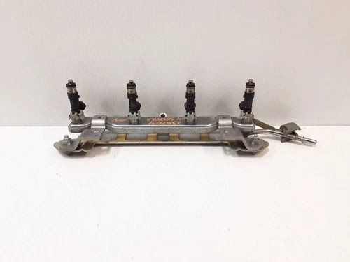 Nissan 1.8L Fuel Injection Rail With Injectors Fits NISSAN SENTRA 2013-2019 used OEM tail light