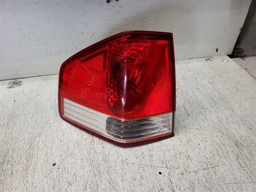 Driver Left Tail Light Quarter Panel Mounted Fits 09-11 KIA BORREGO used OEM tail light
