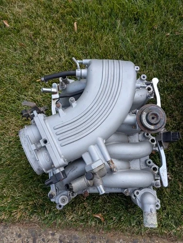 2001 Ford Mustang Bullitt 4.6L Upper Lower Etc. Used OEM Intake Manifold