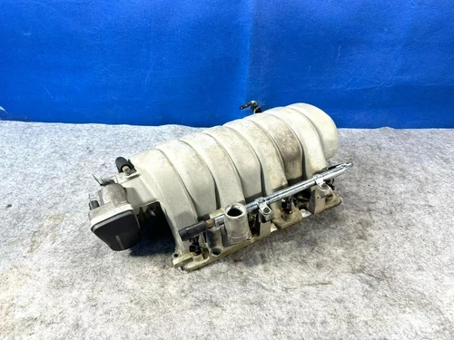 2006-2010 Jeep Grand Cherokee SRT8 Fuel Rail Injector Used OEM Intake Manifold