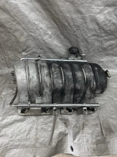 2006-2010 Jeep Cherokee SRT8 6.1L Fuel Rail Injectors Used OEM Intake Manifold