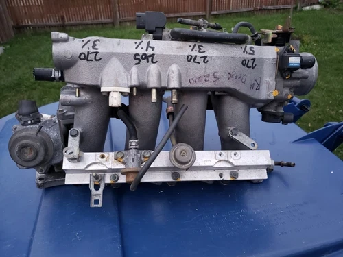 Honda with Trottle Body , Fuel Rail & Components Used OEM Intake Manifold S2000