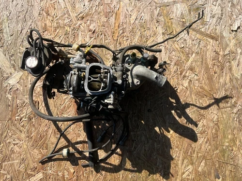 1990 Toyota Pickup Truck 4RUNNER 22R Aisin Carburetor & Used OEM Intake Manifold