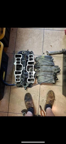 1996-1999 Chevrolet Vortec Upper / Lower 7.4 454 12553839 Used OEM Intake Manifold