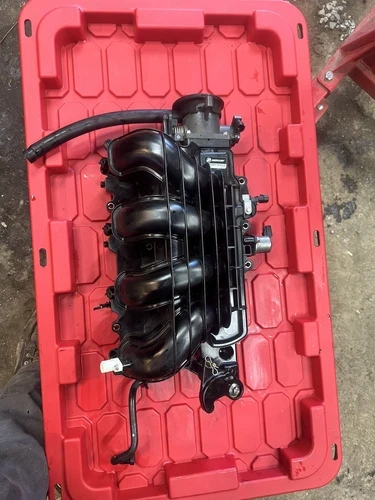 Mercury with Throttle Body Used OEM Intake Manifold 8M0057685