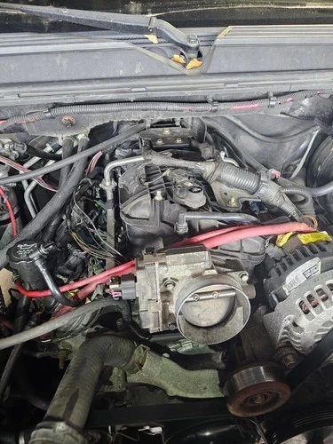 Gm Tbss Nnbs Fuel Rails Throttle Body and Injectors Used OEM Intake Manifold