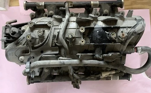 2003-2004 Chevrolet Silverado 1500 89017365 Used OEM Intake Manifold