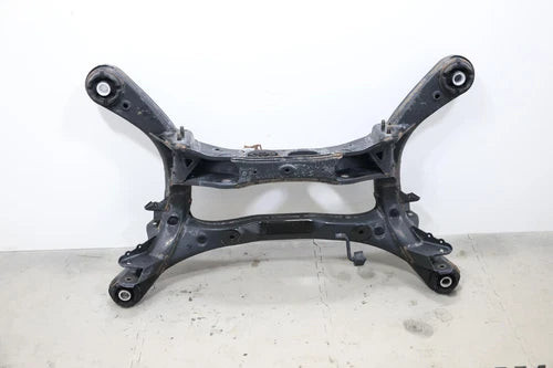 2014 - 2025 TOYOTA HIGHLANDER REAR SUBFRAME UNDERCARRIAGE CROSSMEMBER CRADLE OEM used OEM rear subframe and crossmember