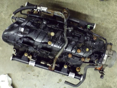 1999-2007 99-07 Silverado / Sierra / Tahoe 5.3L / Throttle Body, Rails Used OEM Intake Manifold
