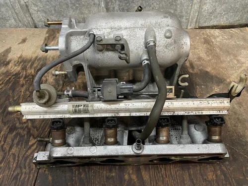 Honda 99 00 Civic VTEC Used OEM Intake Manifold with Fuel Injector Rail Ex a / T D16Y8