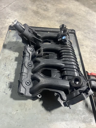 2012-2015 Mercedes-Benz R172 C250 M271 2710903037 Used OEM Intake Manifold SLK250