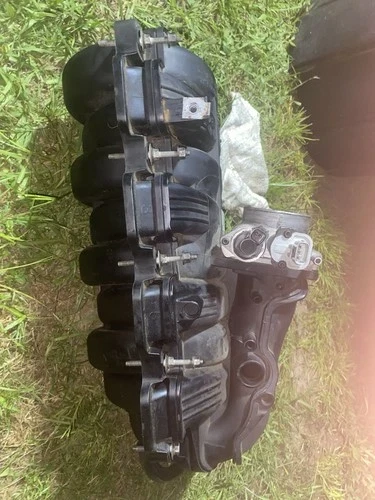 2006 Jeep Commander 4.7 Throttle Body Used OEM Intake Manifold