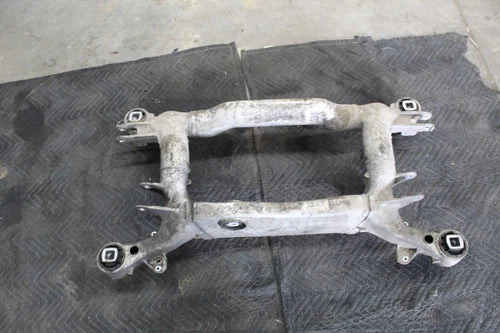 2004 BMW 530i REAR CROSSMEMBER SUBFRAME SUPPORT CRADE SUSPENSION FRAME OEM 04 used OEM subframe bracket and support