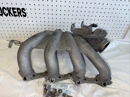 1985-1987 Porsche 944 2.5L W Throttle Body Used OEM Intake Manifold
