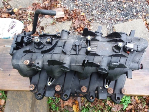 GMC 05 Cadillac Escalade V8 OHV 16V Used OEM Intake Manifold