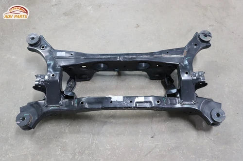 2019 - 2020 HYUNDAI SANTA FE FWD REAR SUBFRAME CROSSMEMBER CROSS MEMBER OEM used OEM rear subframe and crossmember