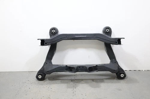 2014 - 2022 JEEP CHEROKEE REAR SUBFRAME UNDERCARRIAGE CROSSMEMBER CRADLE OEM used OEM rear subframe and crossmember