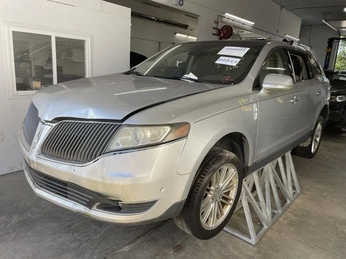 2014 Lincoln MKT Driver Steering Wheel Used OEM Airbag