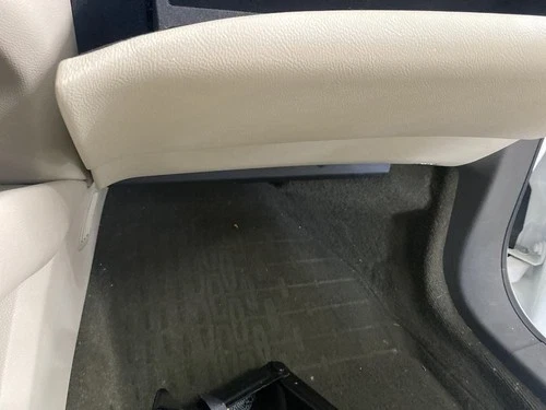 2020 Lincoln Nautilus Passenger Knee Used OEM Airbag