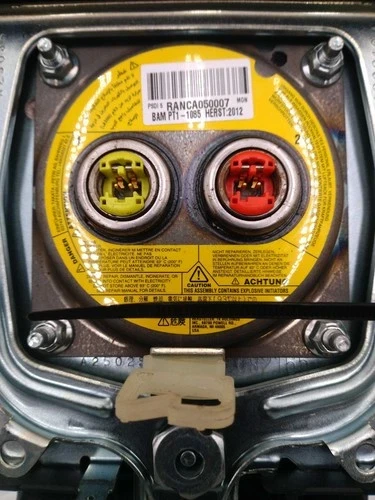 2013-2015 Nissan Titan Driver Steering Wheel Used OEM Airbag