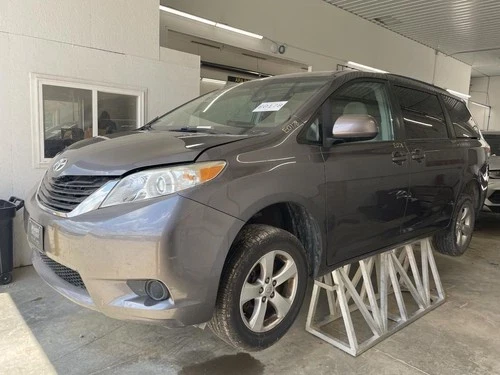2013 Toyota Sienna Driver Knee Used OEM Airbag