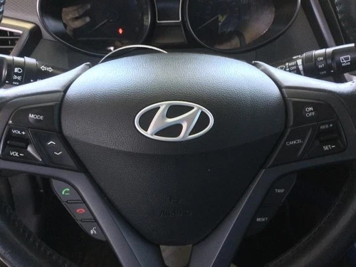 2013 Hyundai Veloster Driver Steering Wheel Used OEM Airbag