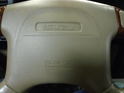 1999-2002 Isuzu Trooper 1341319 Driver Airbag Used OEM Airbag