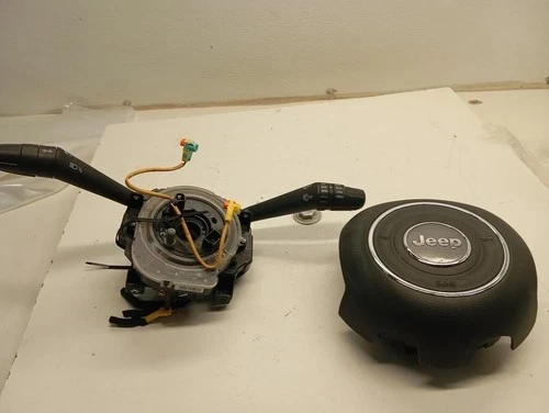 2015-2018 Jeep Renegade Driver Steering Wheel Used OEM Airbag